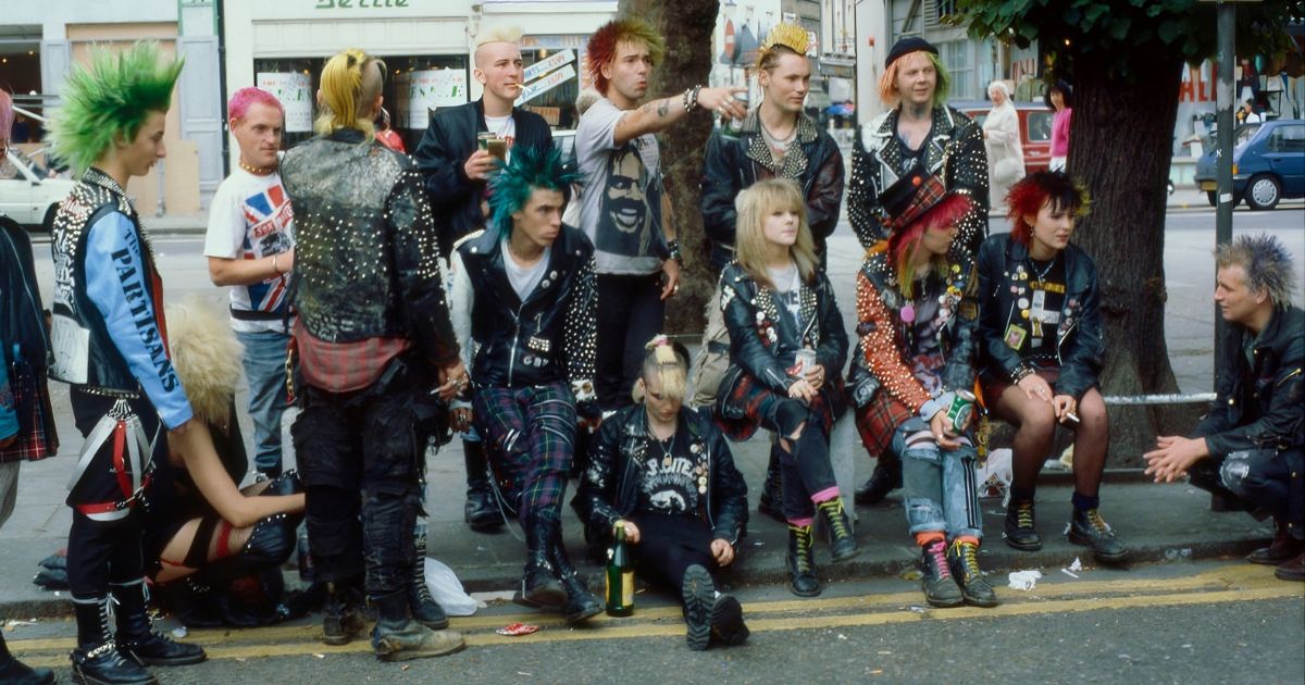 Arti dan Sejarah Punk: Budaya Pemberontakan